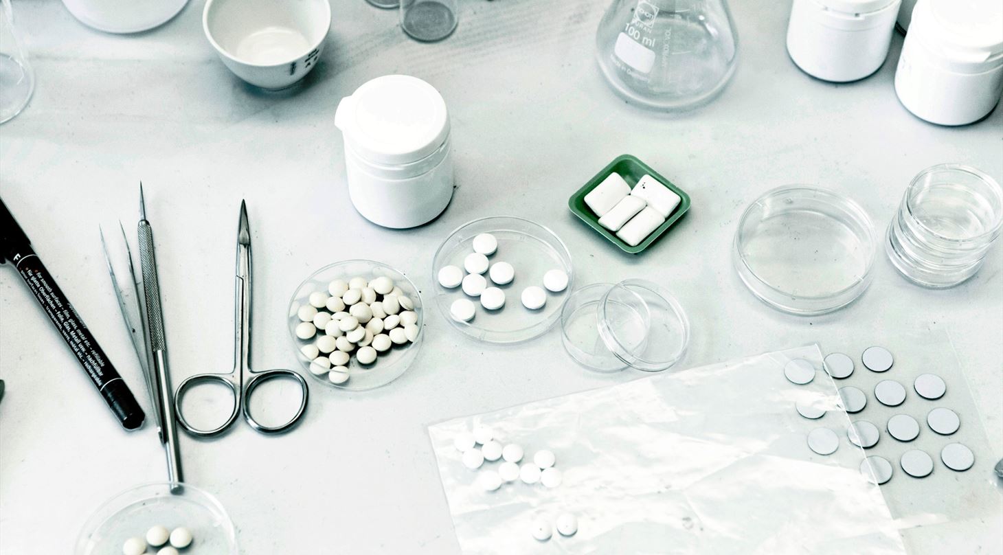 Forskellige værktøjer til identifikation af fremmelegemer i farmaceutiske produkter